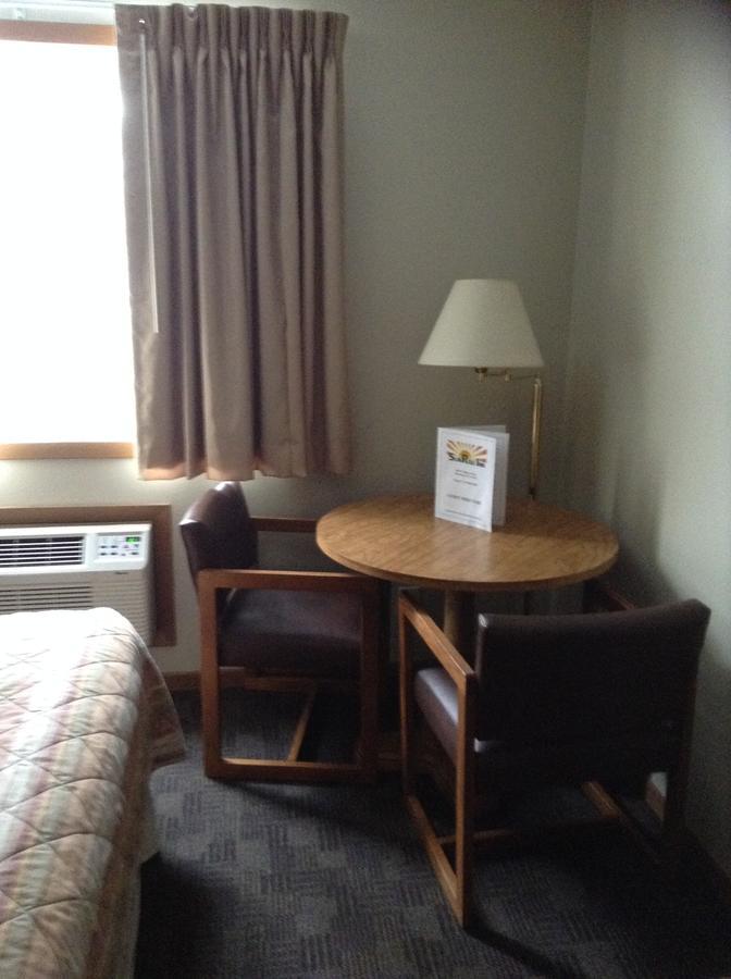 Sunrise Inn Hotel Mondovi Extérieur photo