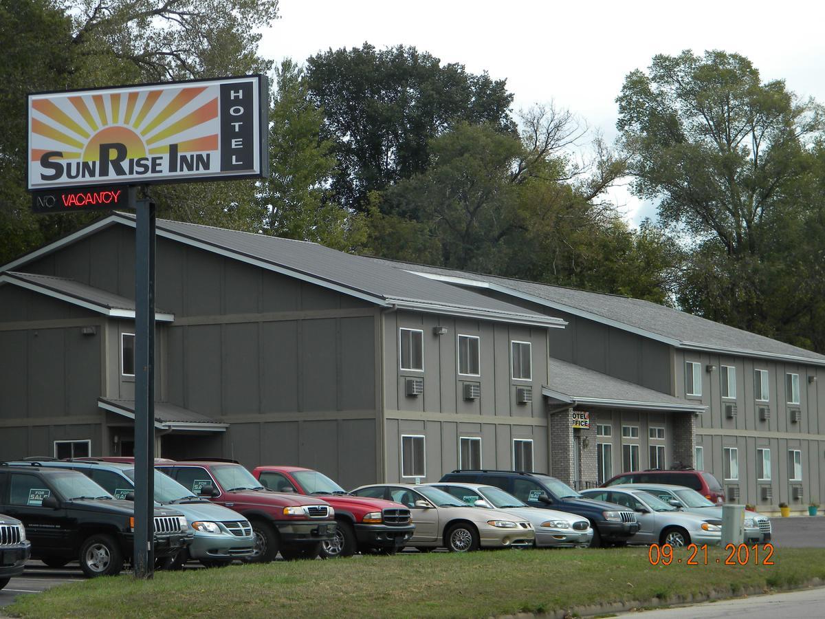 Sunrise Inn Hotel Mondovi Extérieur photo